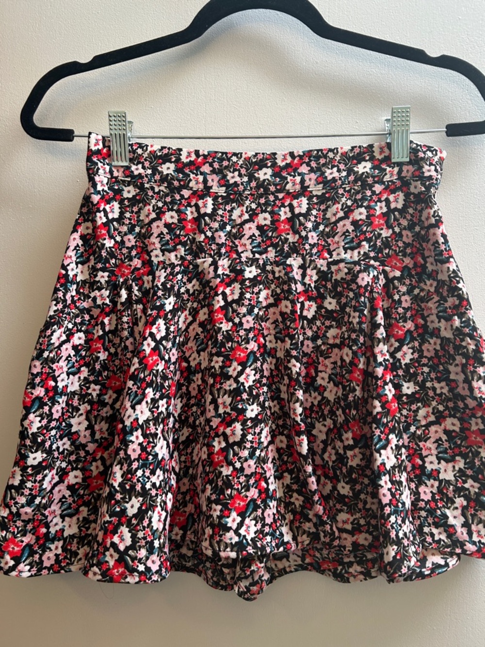 Zara Floral Ruffle Tier Mini Skirt w/shorts Red Pink Black green